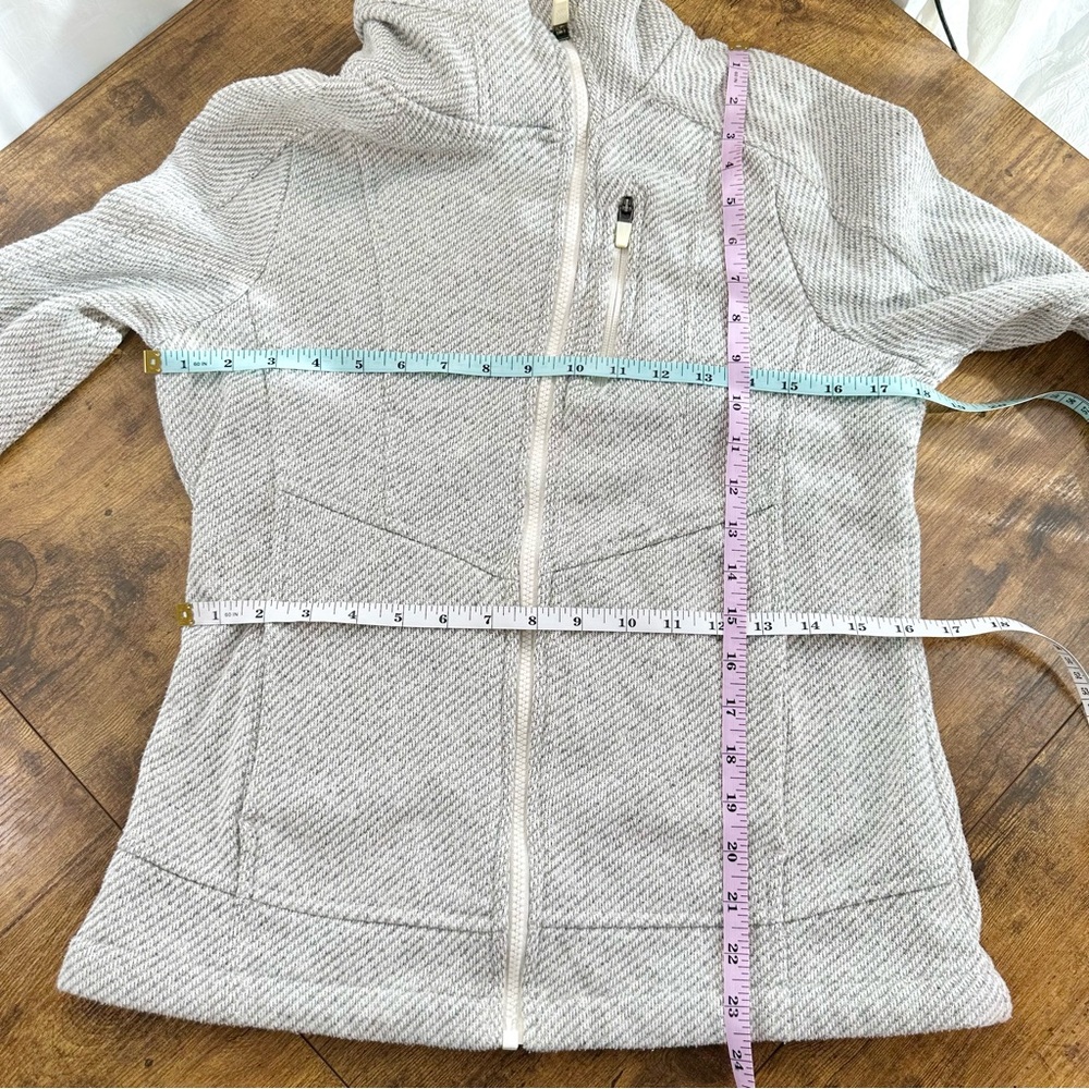 Athleta Trailwinds Knit Hike Jacket, Sandy White Heather, Medium - Picture 11 of 14